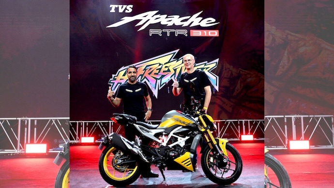 (L-R) Vimal Sumbly, Premium motorcycle business head, TVS Motor Company and Bernhard Heiming, CTO, TVS Motor Company with the new Apache RTR 310